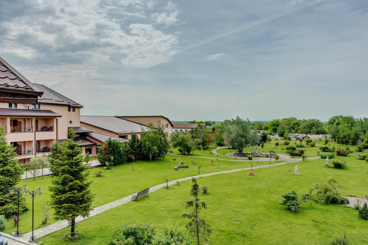 Club Insieme Grand Resort Potlogi Eksteriør bilde